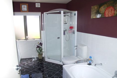 Photo of property in 2/72 Harvey Street, Waipahihi, Taupo, 3330