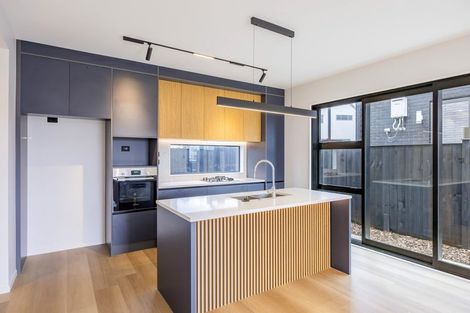 Photo of property in 8 Kartolina Crescent, Kumeu, 0810