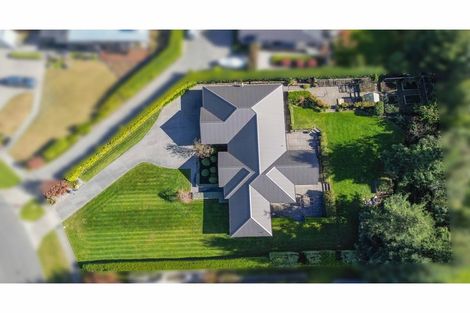 Photo of property in 86 Oakgrove Drive, Rangiora, 7400