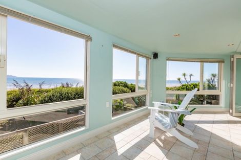 Photo of property in 22 Ara Kuaka, Waikanae Beach, Waikanae, 5036