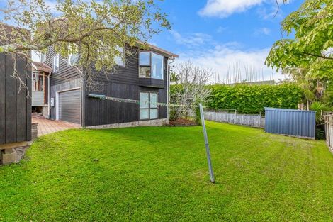 Photo of property in 9 Seagrove Road, West Harbour, Auckland, 0618