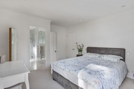 Photo of property in 3 Citation Way, Botany Downs, Auckland, 2010