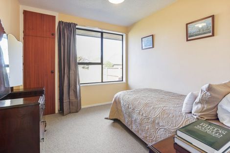 Photo of property in 3 Manson Place, Russley, Christchurch, 8042