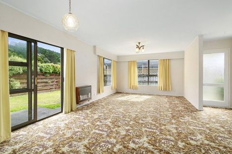 Photo of property in 9a Beauchamp Street, Tawa, Wellington, 5028