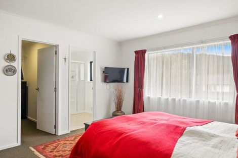 Photo of property in 85 Riverstone Drive, Riverstone Terraces, Upper Hutt, 5018