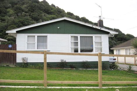 Photo of property in 58 Lees Grove, Wainuiomata, Lower Hutt, 5014