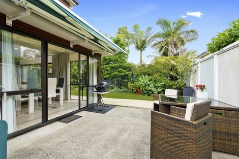 Photo of property in 13a Horotutu Road, Greenlane, Auckland, 1061
