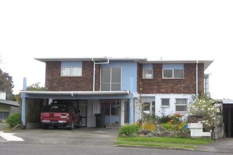 Photo of property in 8 Valintine Place, Strandon, New Plymouth, 4312