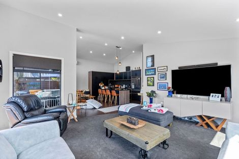 Photo of property in 7 Phoenix Palms Grove, Levin, 5510