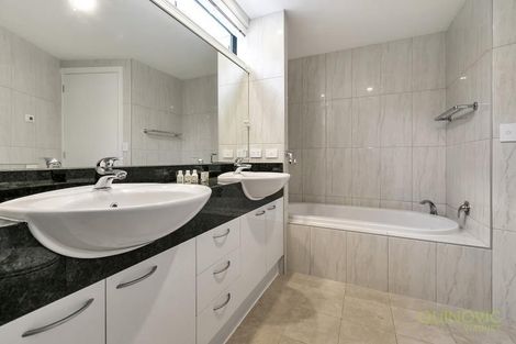 Photo of property in The Nautilus Apartments, 9a/18 Hobson Street, Auckland Central, Auckland, 1010