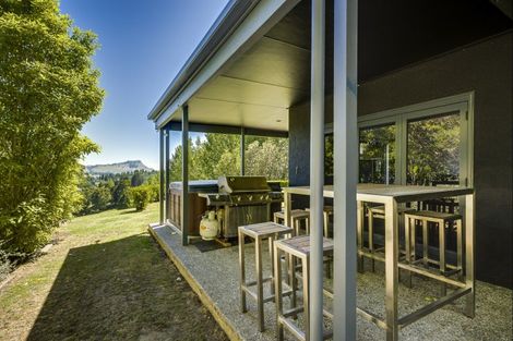 Photo of property in 35 Raratu Road, Kahuranaki, Havelock North, 4295