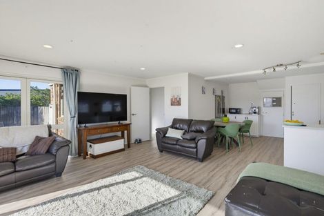 Photo of property in 11 Rodney Avenue, Te Horo Beach, Otaki, 5581