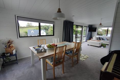 Photo of property in 71 Heta Road, Highlands Park, New Plymouth, 4312