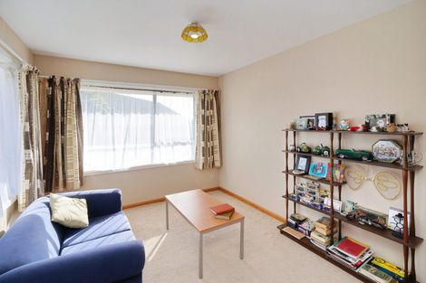 Photo of property in 17 Ontario Place, Wainoni, Christchurch, 8061