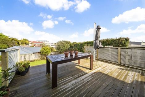 Photo of property in 20 Cameron Street, New Plymouth, 4310