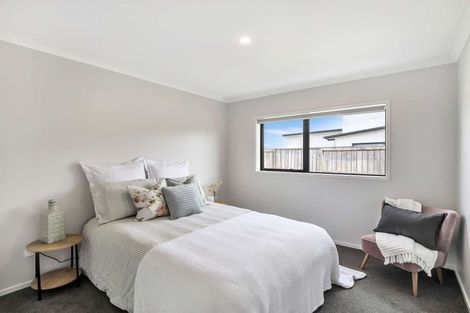 Photo of property in 13 Olney Court, One Tree Point, 0118