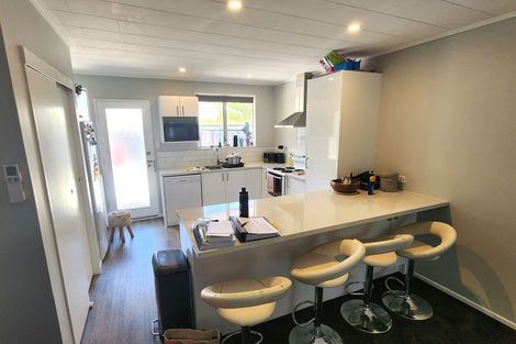 Photo of property in 80c Airlie Road, Plimmerton, Porirua, 5026