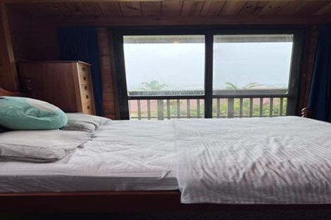 Photo of property in 86 Luckens Road, West Harbour, Auckland, 0618