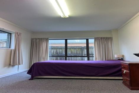 Photo of property in 86 Luckens Road, West Harbour, Auckland, 0618