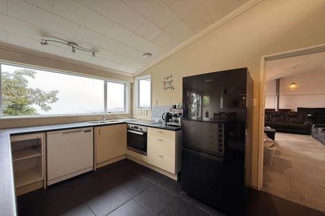 Photo of property in 4 Peach Tree Grove, Maungaraki, Lower Hutt, 5010