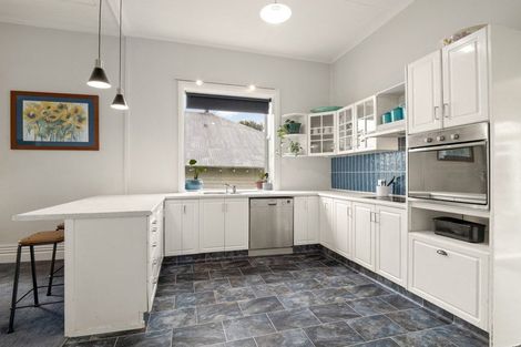 Photo of property in 10 Whitby Street, Mornington, Dunedin, 9011