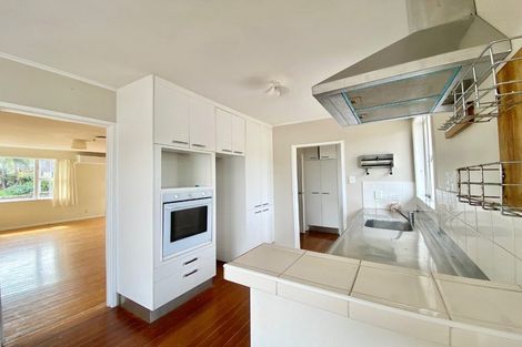 Photo of property in 32 Cardiff Road, Pakuranga, Auckland, 2010
