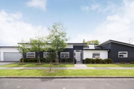 Photo of property in 2 Chestnut Close, Kelvin Grove, Palmerston North, 4414