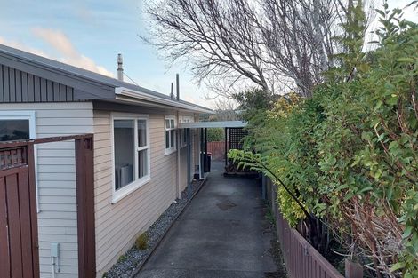 Photo of property in 20a Eastview Grove, Normandale, Lower Hutt, 5010