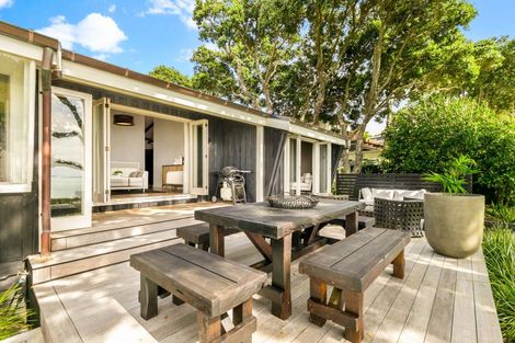 Photo of property in 66a Cliff Road, Torbay, Auckland, 0630