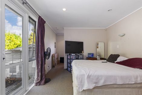 Photo of property in 8 John Dee Crescent, Red Beach, 0932