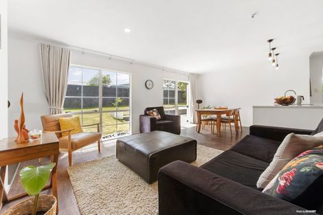 Photo of property in 8 Matipo Road, Te Atatu Peninsula, Auckland, 0610