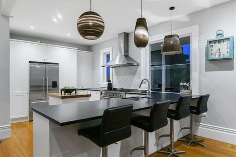 Photo of property in 29 Seaview Avenue, Northcote, Auckland, 0627