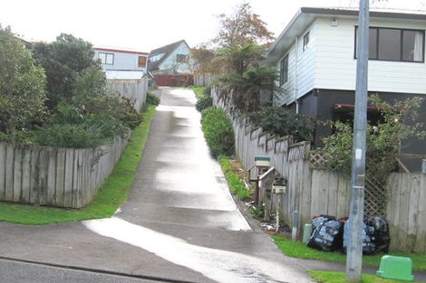 Photo of property in 2/48 Sandgate Avenue, Botany Downs, Auckland, 2010