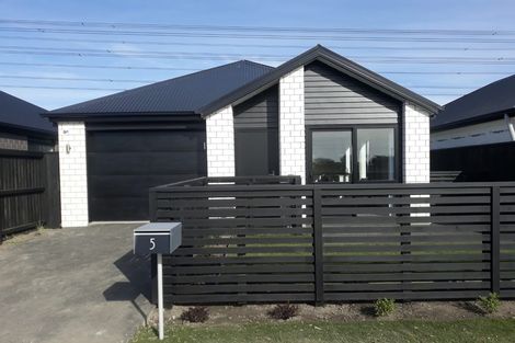 Photo of property in 5 Piripiri Place, Broomfield, Christchurch, 8042