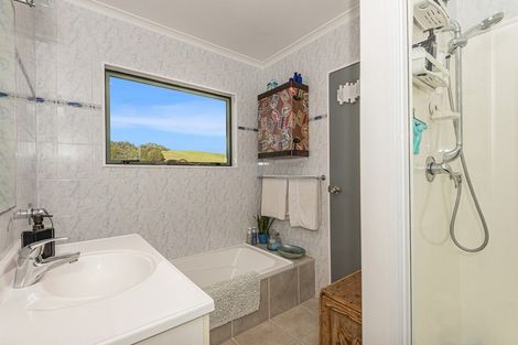 Photo of property in 94a Valley Road, Hikurangi, 0114