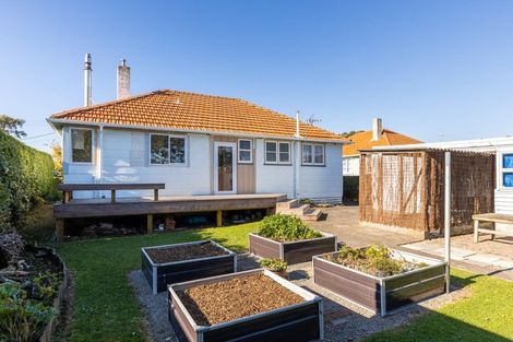 Photo of property in 41 Seymour Street, Waitara, 4320