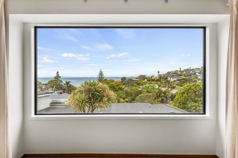 Photo of property in 1/33 Masterton Road, Rothesay Bay, Auckland, 0630