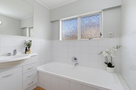 Photo of property in 120 Cambridge Road, Bethlehem, Tauranga, 3110