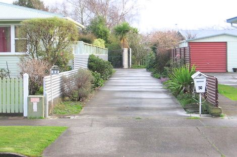 Photo of property in 50 Ruamahanga Crescent, Terrace End, Palmerston North, 4410
