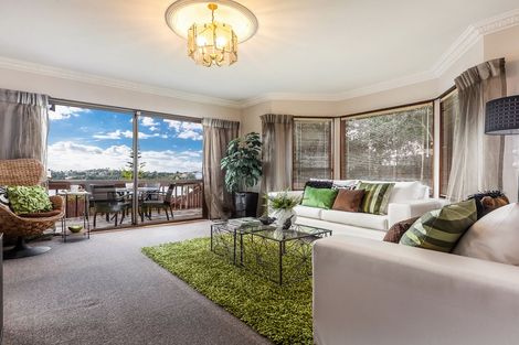 Photo of property in 2/133 Mokoia Road, Birkenhead, Auckland, 0626