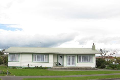 Photo of property in 2 Trinity Crescent, Pirimai, Napier, 4112