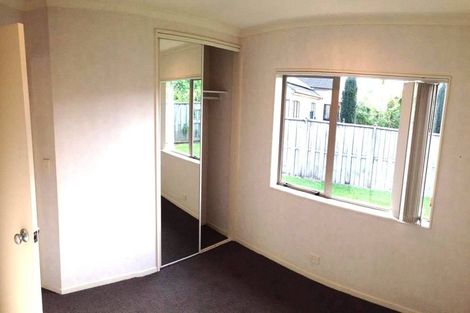 Photo of property in 98 Riverton Drive, Randwick Park, Auckland, 2105