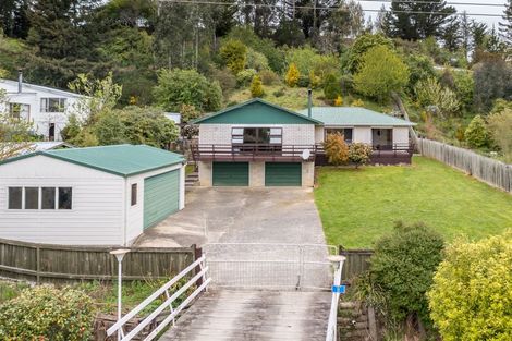 Photo of property in 8 Greenhithe Street, Waihola, Milton, 9073