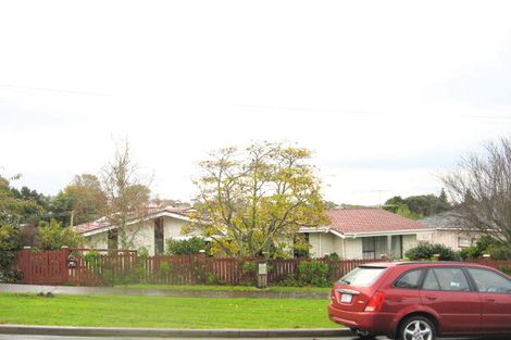 Photo of property in 2/26 Selwyn Road, Cockle Bay, Auckland, 2014