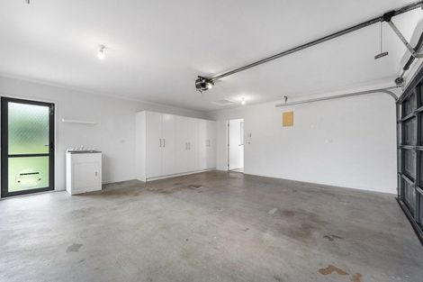 Photo of property in 4 Adrigole Place, East Tamaki, Auckland, 2013