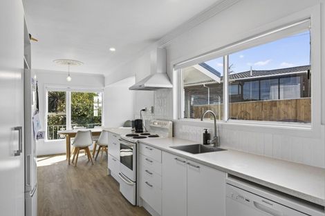 Photo of property in 3 Tay Street, Spotswood, New Plymouth, 4310