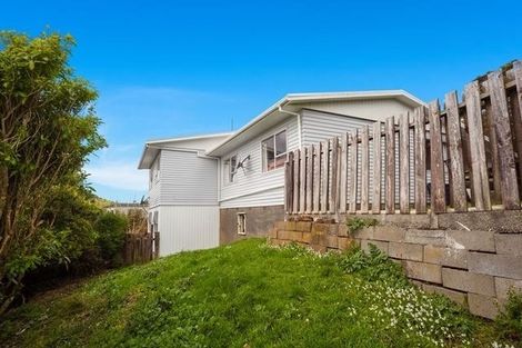 Photo of property in 59 Baylands Drive, Newlands, Wellington, 6037