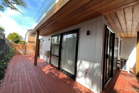 Photo of property in 10 Tapatai Place, Castor Bay, 0620