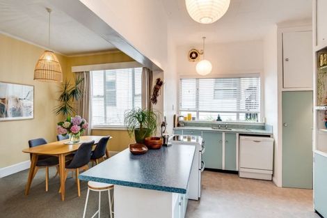 Photo of property in 22 Colenso Avenue, Hospital Hill, Napier, 4110