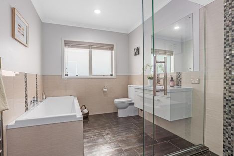 Photo of property in 53 Endeavour Drive, Whitby, Porirua, 5024